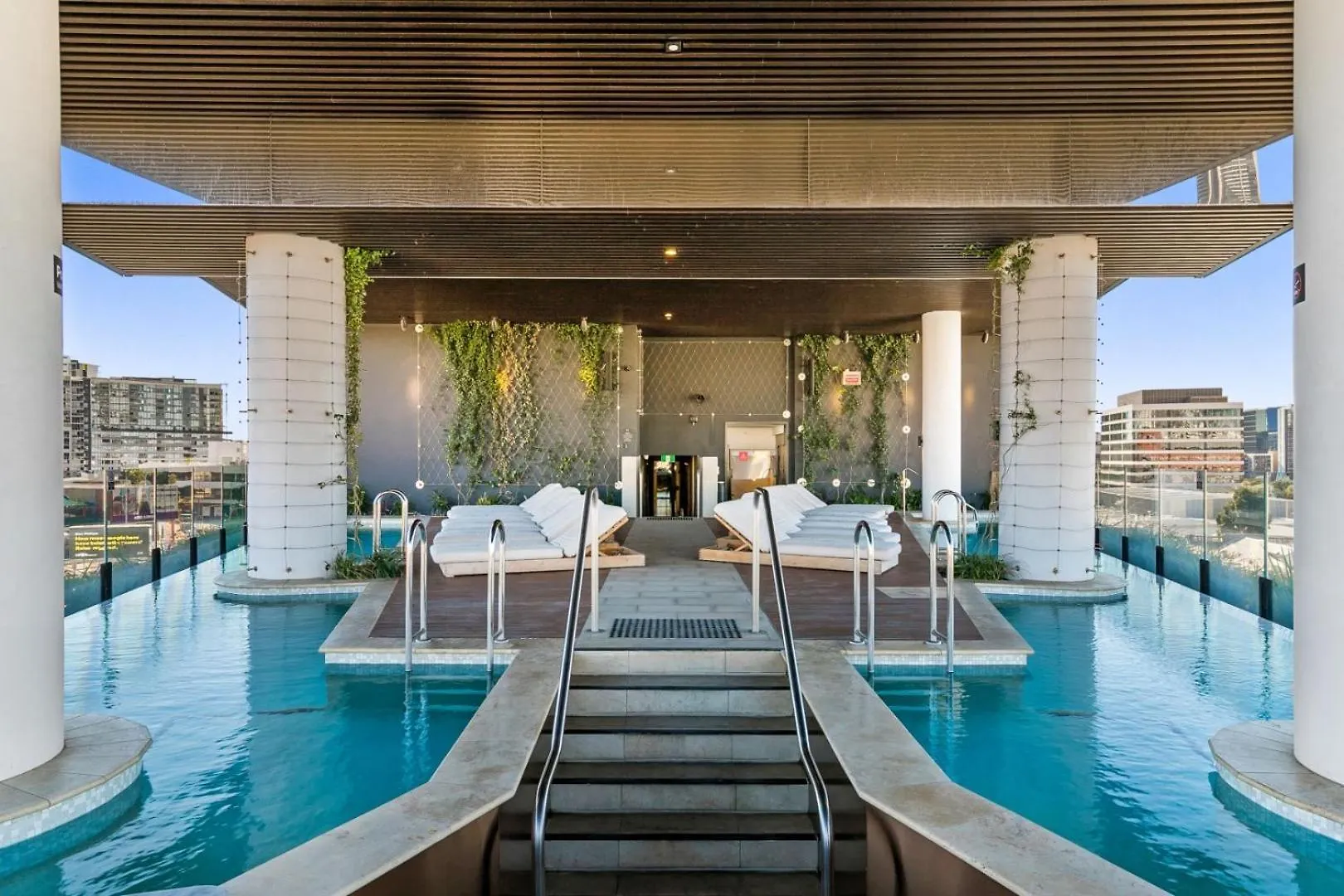 브리즈번 Mountain View 2Br With Pool, Huge Gym And Parking 아파트 오스트레일리아